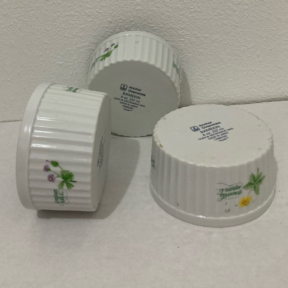 Anchor Ovenware Baking White Dish FLORET 8 Oz Flowers Garden Set Of 3 - Picture 4 of 5